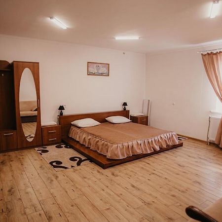Лісова Пісня Апартаменти Husyatyn Exteriér fotografie