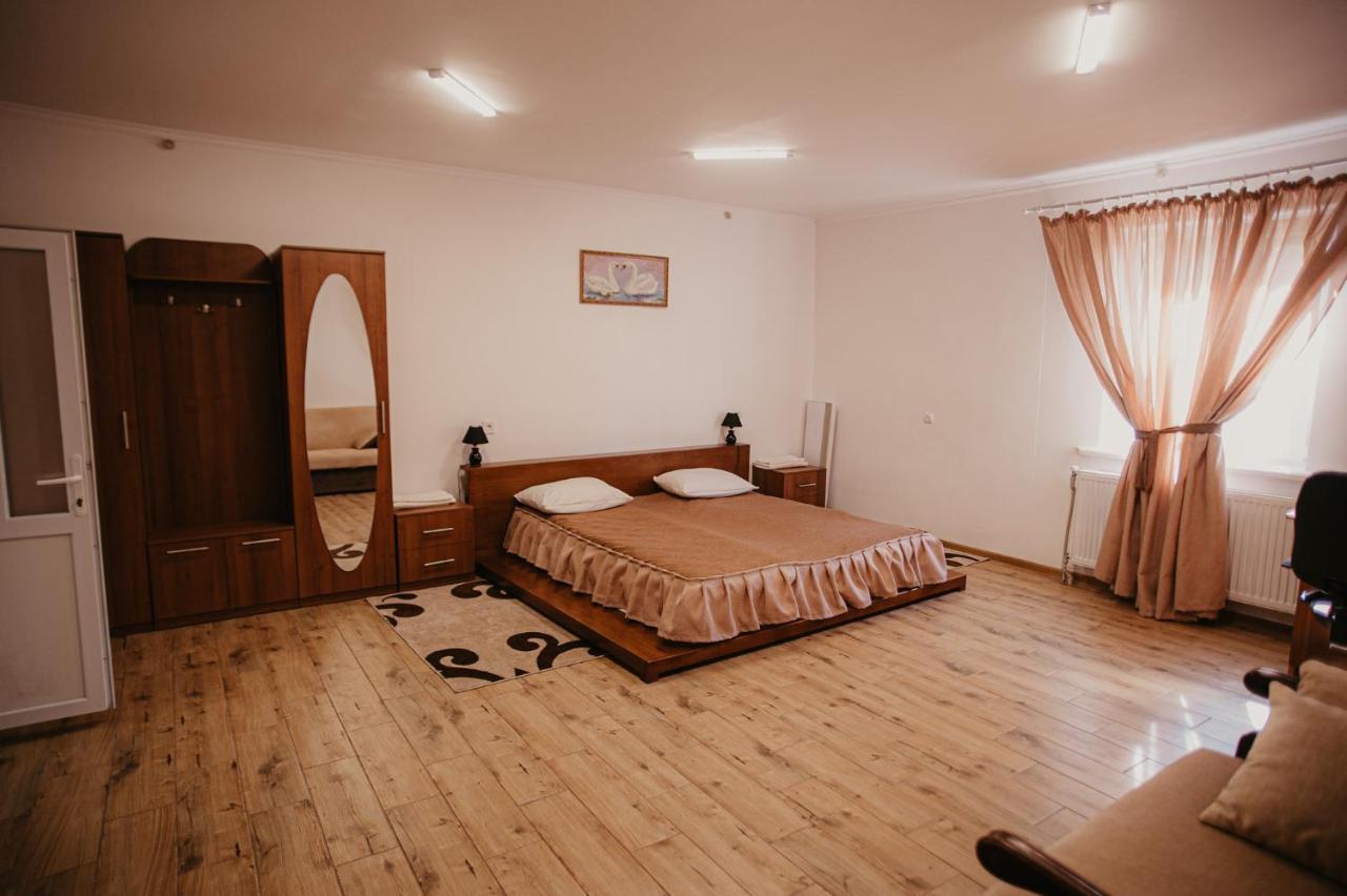 Лісова Пісня Апартаменти Husyatyn Exteriér fotografie